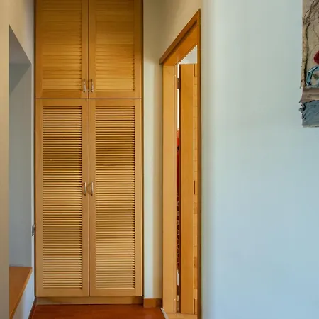Апартаменти Sea View Maisonette