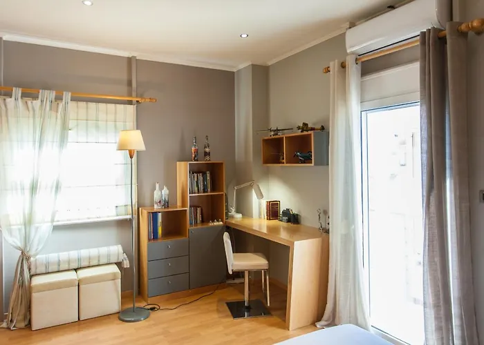 Sea View Maisonette *